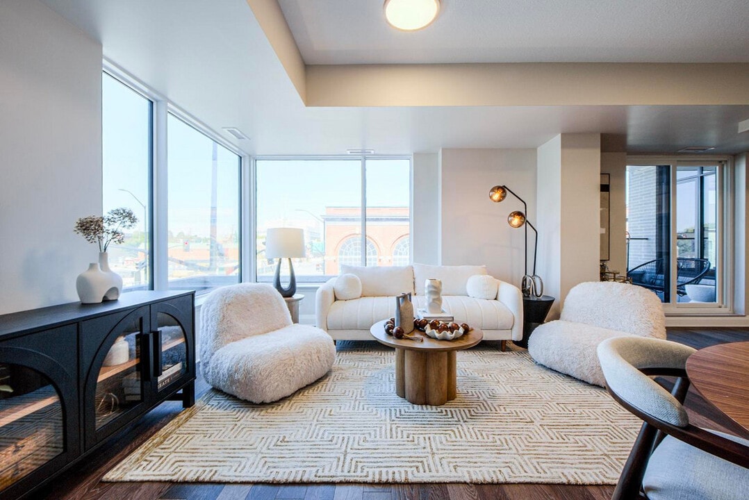 The Madeleine in Kingston, ON - Foto de edificio