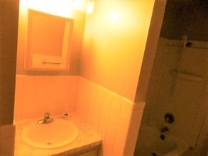 2013 W Emma Ave-Unit -B in Springdale, AR - Building Photo - Building Photo