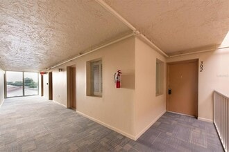 4900 38th Way S in St. Petersburg, FL - Building Photo - Building Photo