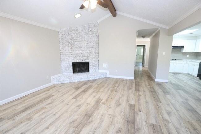 property at 2731 Colony Dr