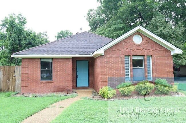 1603 Brooke Cir in Jonesboro, AR - Foto de edificio - Building Photo