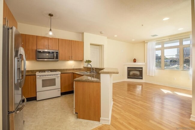 1400 Broadway, Unit 1206 in San Diego, CA - Foto de edificio - Building Photo