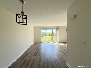 47 Old Farms Ln in New Milford, CT - Building Photo - Building Photo