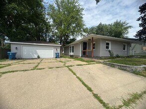 4743 5th St in East Moline, IL - Building Photo - Building Photo
