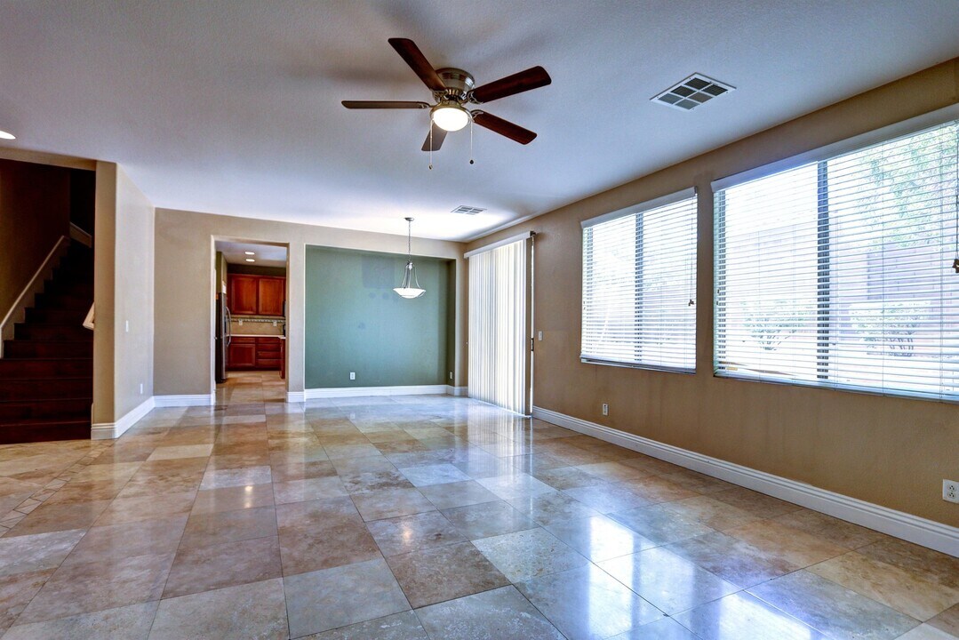6807 Pleasantville Ct in Las Vegas, NV - Foto de edificio