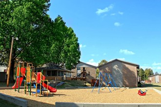 Parkview Apartments in Midwest City, OK - Building Photo - Building Photo