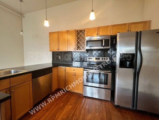 1321 1/2 E Main St in Richmond, VA - Building Photo - Building Photo