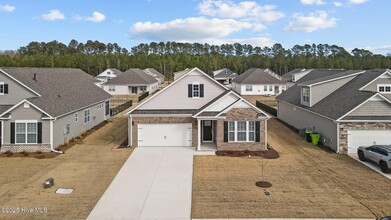 6007 Bayberry Park Dr in New Bern, NC - Building Photo - Building Photo