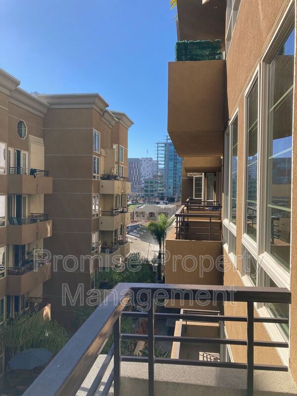 1465 C St in San Diego, CA - Building Photo - Building Photo