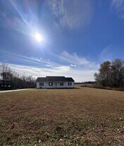 4293 Bristow Rd in Bowling Green, KY - Building Photo