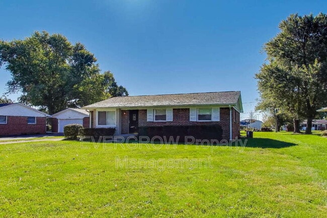 705 Orchard Ln in Greenwood, IN - Building Photo - Building Photo