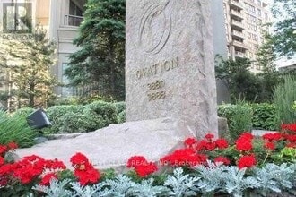 3880 Duke of York Blvd in Mississauga, ON - Building Photo - Building Photo