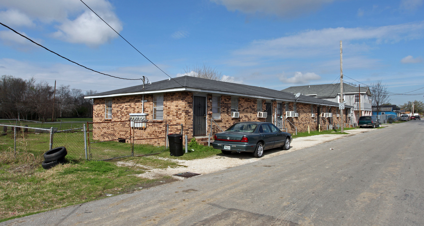 545-468 Robinson Ave in Marrero, LA - Building Photo