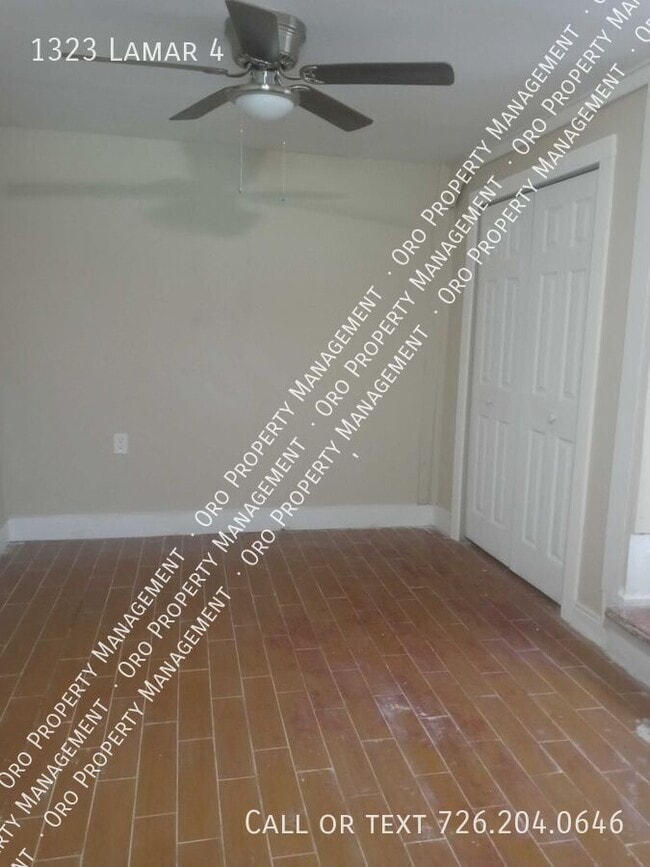 1323 Lamar St in San Antonio, TX - Building Photo - Building Photo