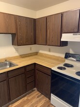 2355 Chalet Gardens Rd, Unit 3 in Fitchburg, WI - Building Photo - Building Photo