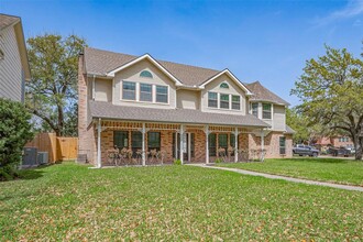 2727 Raintree Dr in Sugar Land, TX - Building Photo - Building Photo