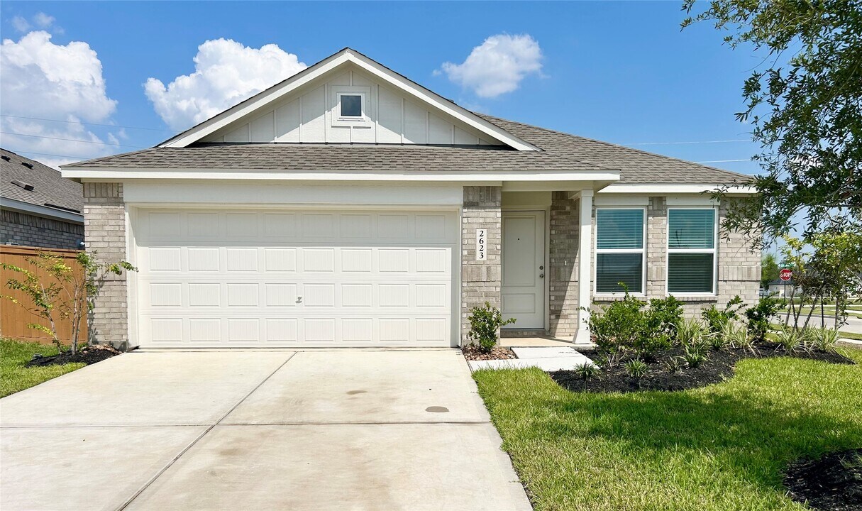 2623 American Ruby Dr in Rosharon, TX - Building Photo