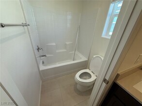 5929 Violet Crown St in North Las Vegas, NV - Building Photo - Building Photo