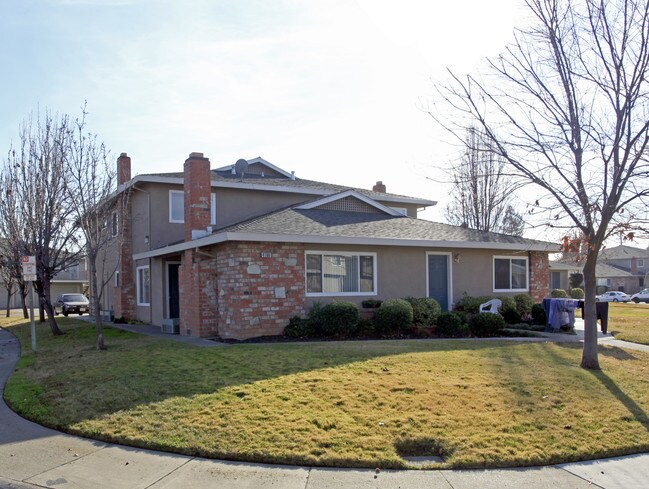 4100 Apostolo Cor in Sacramento, CA - Foto de edificio - Building Photo