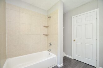 206 Winkin Ave in Crosby, TX - Building Photo - Building Photo