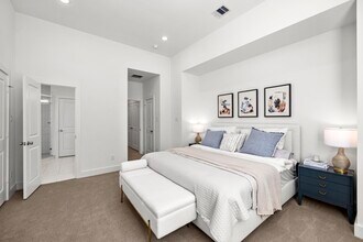 1570 W Tidwell Rd in Houston, TX - Building Photo - Building Photo