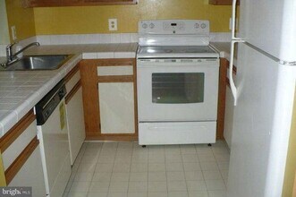 10048 Hellingly Pl in Gaithersburg, MD - Building Photo - Building Photo