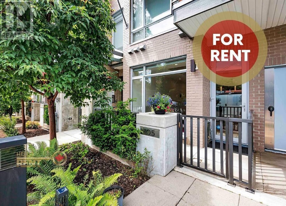 1591-1591 Bowser Ave in North Vancouver, BC - Building Photo
