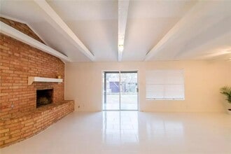 2137 Shady Grove Dr in Bedford, TX - Building Photo - Building Photo