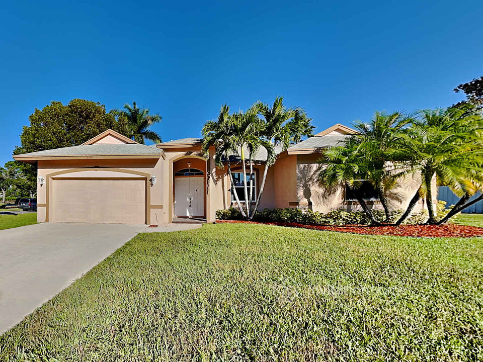 13310 Northumberland Cir in Wellington, FL - Foto de edificio