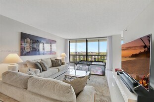 2000 Island Blvd in Aventura, FL - Building Photo