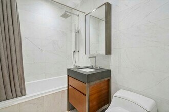 75 Wall St in New York, NY - Building Photo - Building Photo