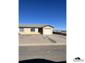 15930 S Shibell Cir in Arizona City, AZ - Building Photo