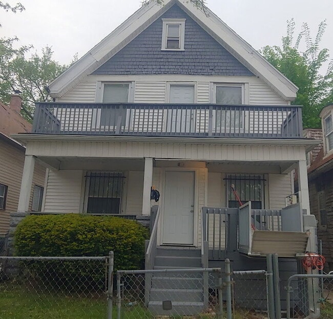 property at 116 E Concordia Ave