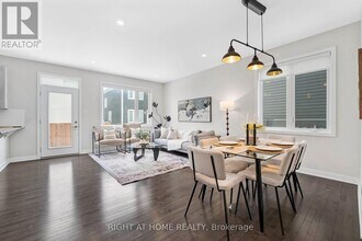 30 Chasing Grv in Ottawa, ON - Building Photo - Building Photo