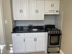 195 Thomas Burgin Pkwy in Quincy, MA - Building Photo - Building Photo
