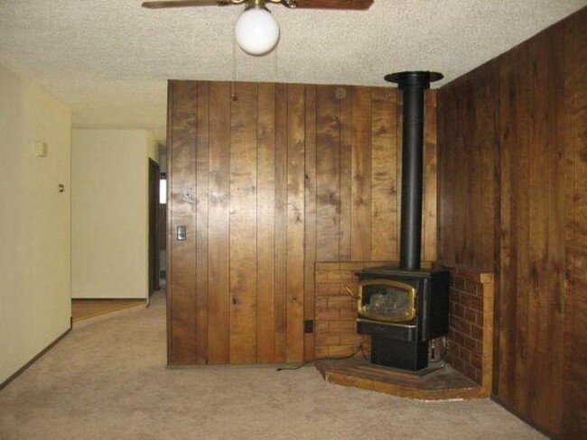 5232 Bartlett Ave in Klamath Falls, OR - Building Photo - Building Photo
