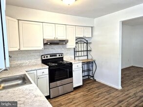 186 Hampshire Rd in Sicklerville, NJ - Building Photo - Building Photo