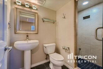 5400 Cloverbrook Cir in Littleton, CO - Building Photo - Building Photo
