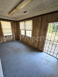 6045 E Raines Rd in Memphis, TN - Building Photo - Building Photo