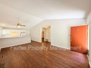 475 Cedar Lake Rd in Chapel Hill, NC - Building Photo - Building Photo