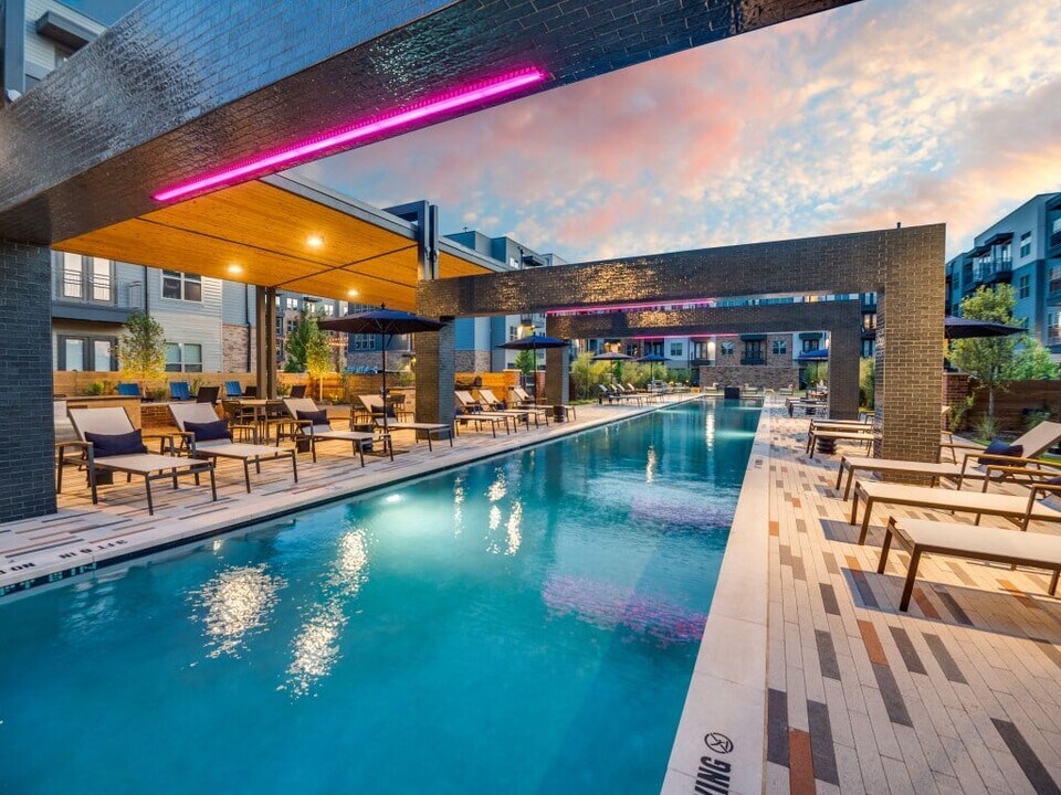 The Storey in Dallas, TX - Foto de edificio