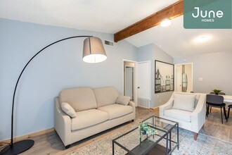 5402 Brompton Cir-Unit -B in Austin, TX - Building Photo - Building Photo
