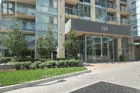 3310-3225 WEBB Dr in Mississauga, ON - Building Photo - Building Photo