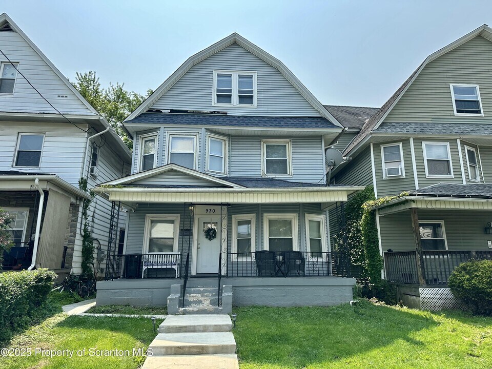 930 Madison Ave in Scranton, PA - Building Photo