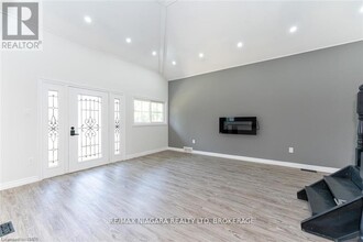 25 Meadowvale Dr in St Catharines, ON - Building Photo - Building Photo