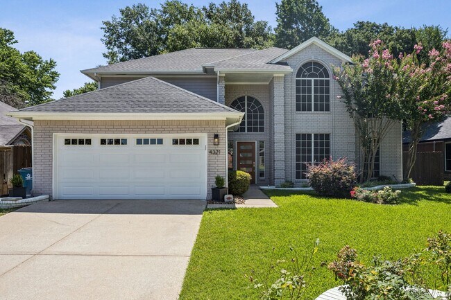 4321 Country Ln in Grapevine, TX - Building Photo - Building Photo