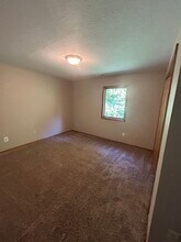 1528 Flagstone Dr in Fort Wayne, IN - Building Photo - Building Photo