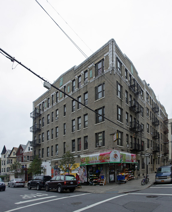 2804 Bainbridge Ave in Bronx, NY - Foto de edificio