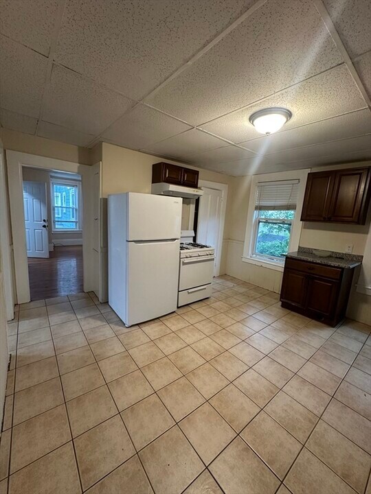 12 Ray St in Lynn, MA - Building Photo