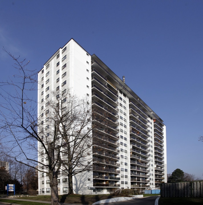 22 Oakmount in Toronto, ON - Building Photo